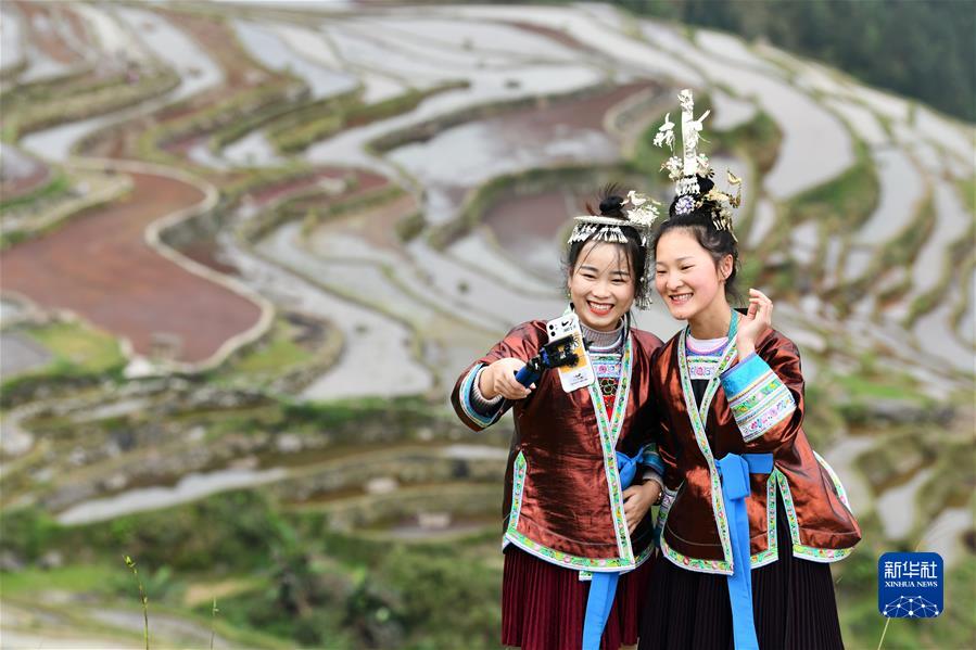 （新華全媒頭條·聚焦生物多樣性大會(huì)·圖文互動(dòng)）（8）攜手同行，開啟人類高質(zhì)量發(fā)展新征程——習(xí)近平主席在《生物多樣性公約》第十五次締約方大會(huì)領(lǐng)導(dǎo)人峰會(huì)上的主旨講話解讀